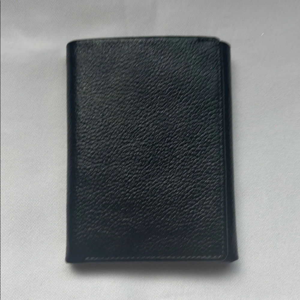 Perry Ellis Portfolio Trifold Pebble Leather Wallet Black GUC